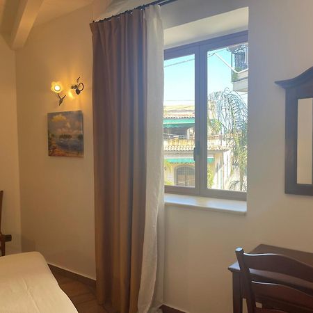 אסראלה Hotel Capomulini 3 Stelle מראה חיצוני תמונה