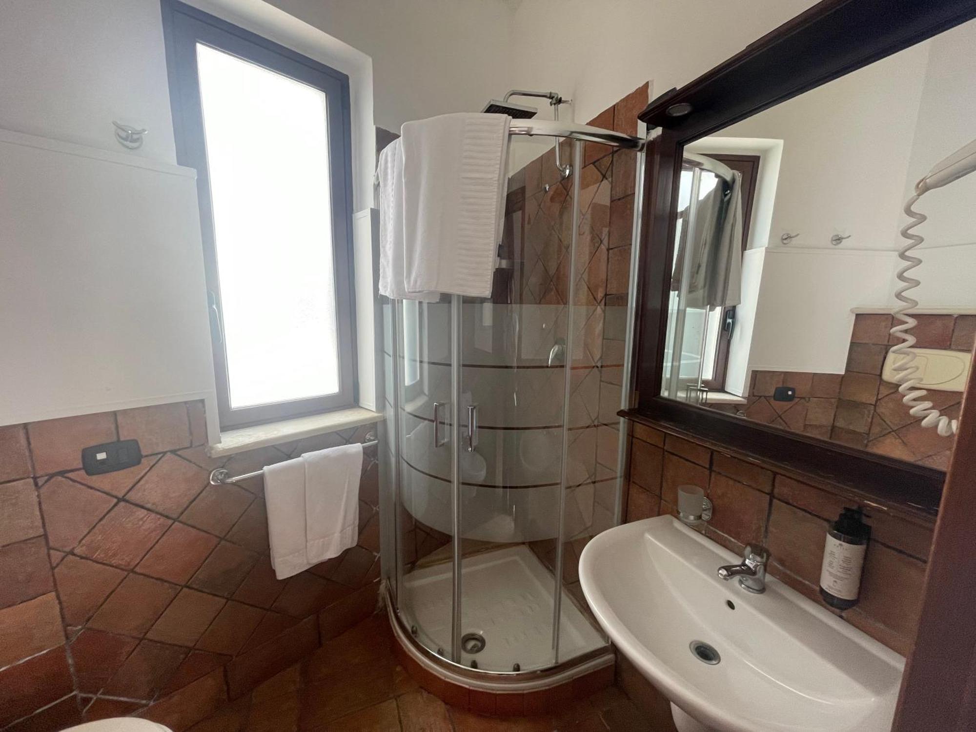אסראלה Hotel Capomulini 3 Stelle מראה חיצוני תמונה