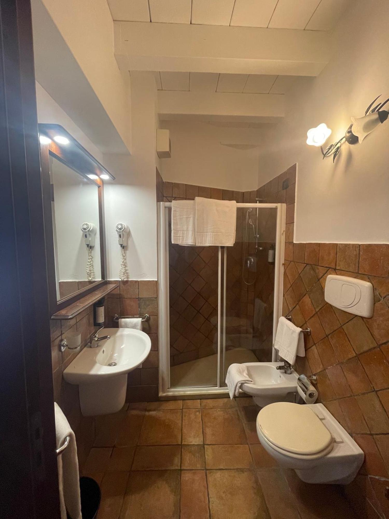 אסראלה Hotel Capomulini 3 Stelle מראה חיצוני תמונה