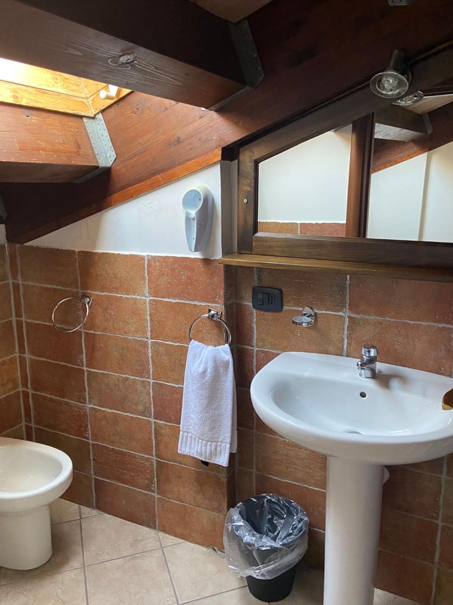 אסראלה Hotel Capomulini 3 Stelle מראה חיצוני תמונה