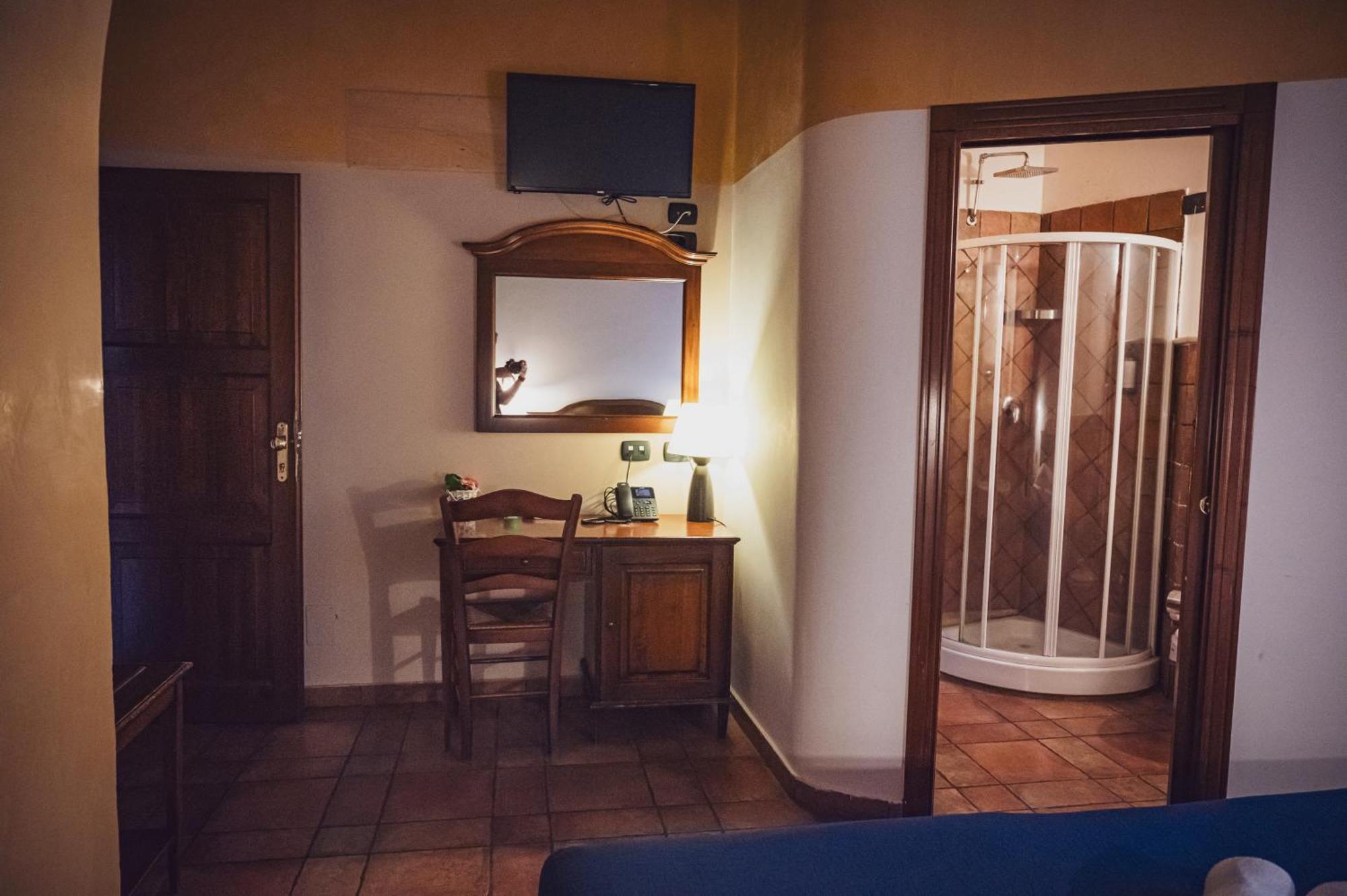 אסראלה Hotel Capomulini 3 Stelle מראה חיצוני תמונה